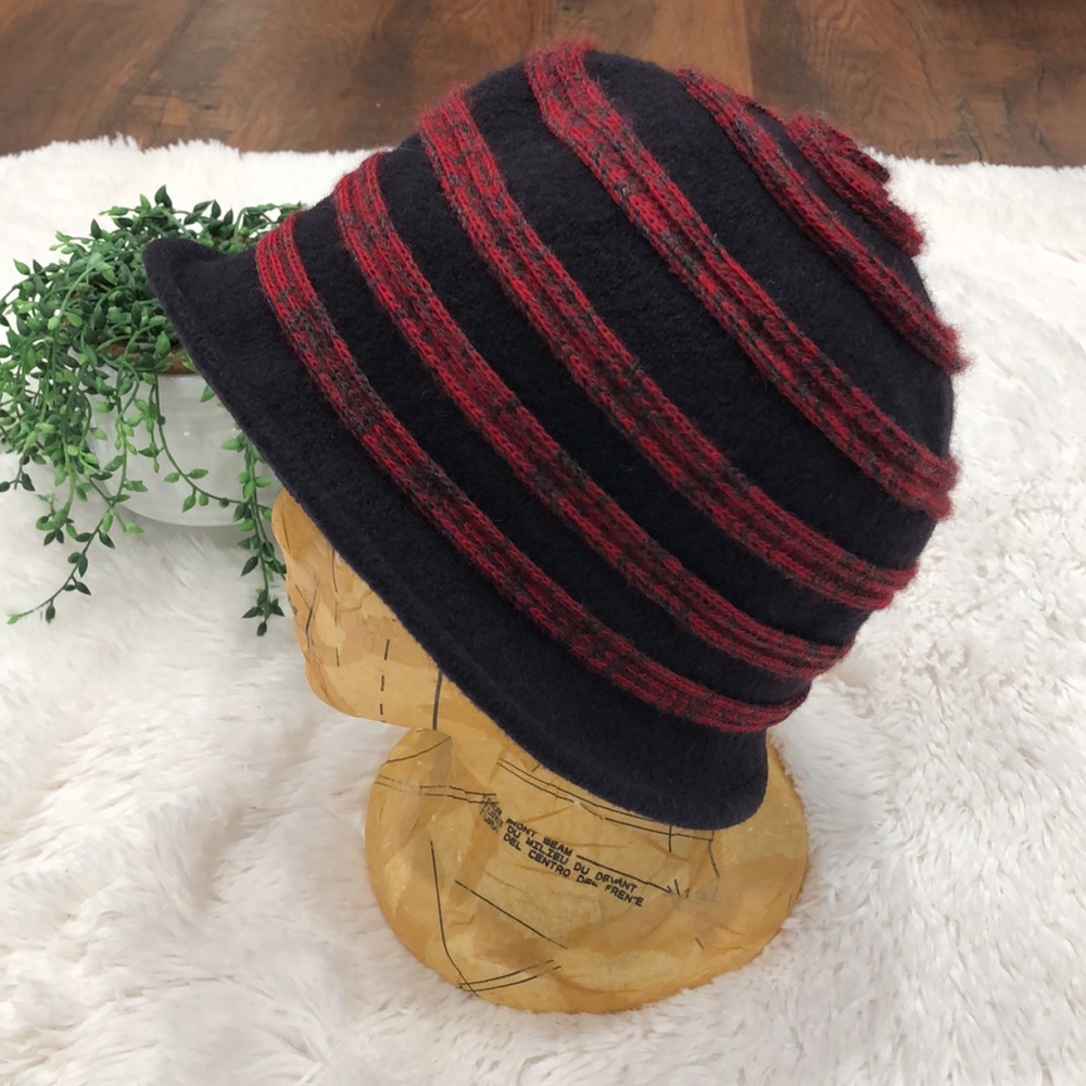 Complit hat - Picture 3 of 10